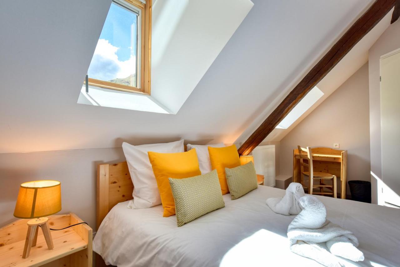 Hotel Les Essarts, Ussim Vacances 瓦卢瓦尔 外观 照片